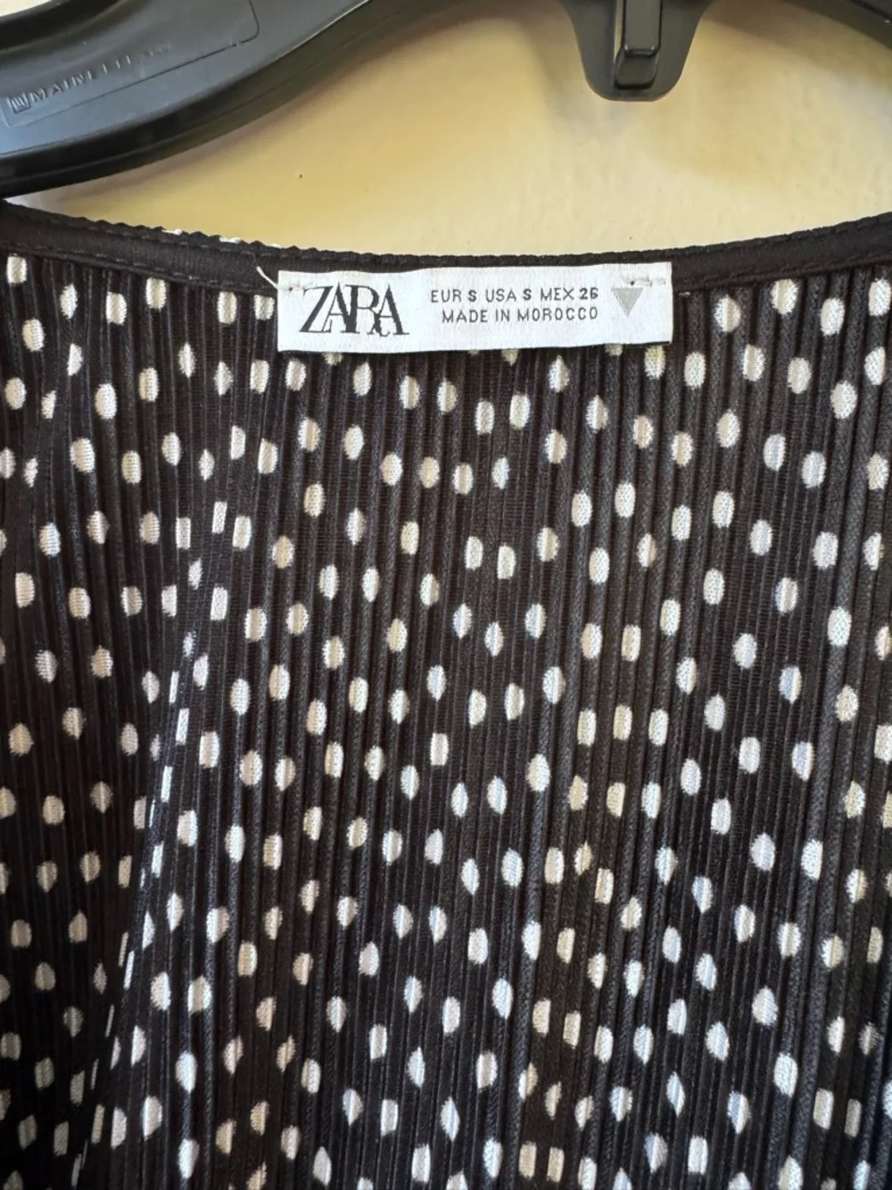 Zara Black and White Dotted Wrap Blouse Size S, (A-95)